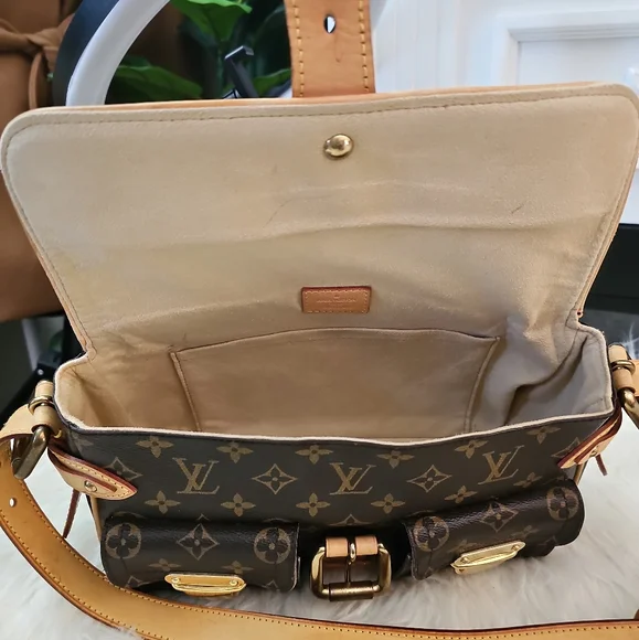🔥🔥Good Condition 🔥 Authentic Louis Vuitton hudson pm - Picture 6 of 17